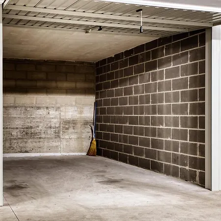 Joivy Charismatic 1-Bed Flat With Parking-3